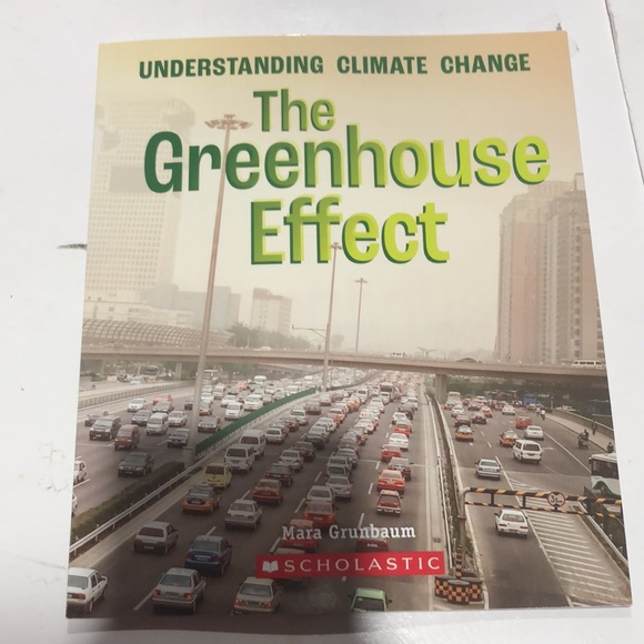 Set of three Scholastic books about understanding climate change - Picture 4 of 8